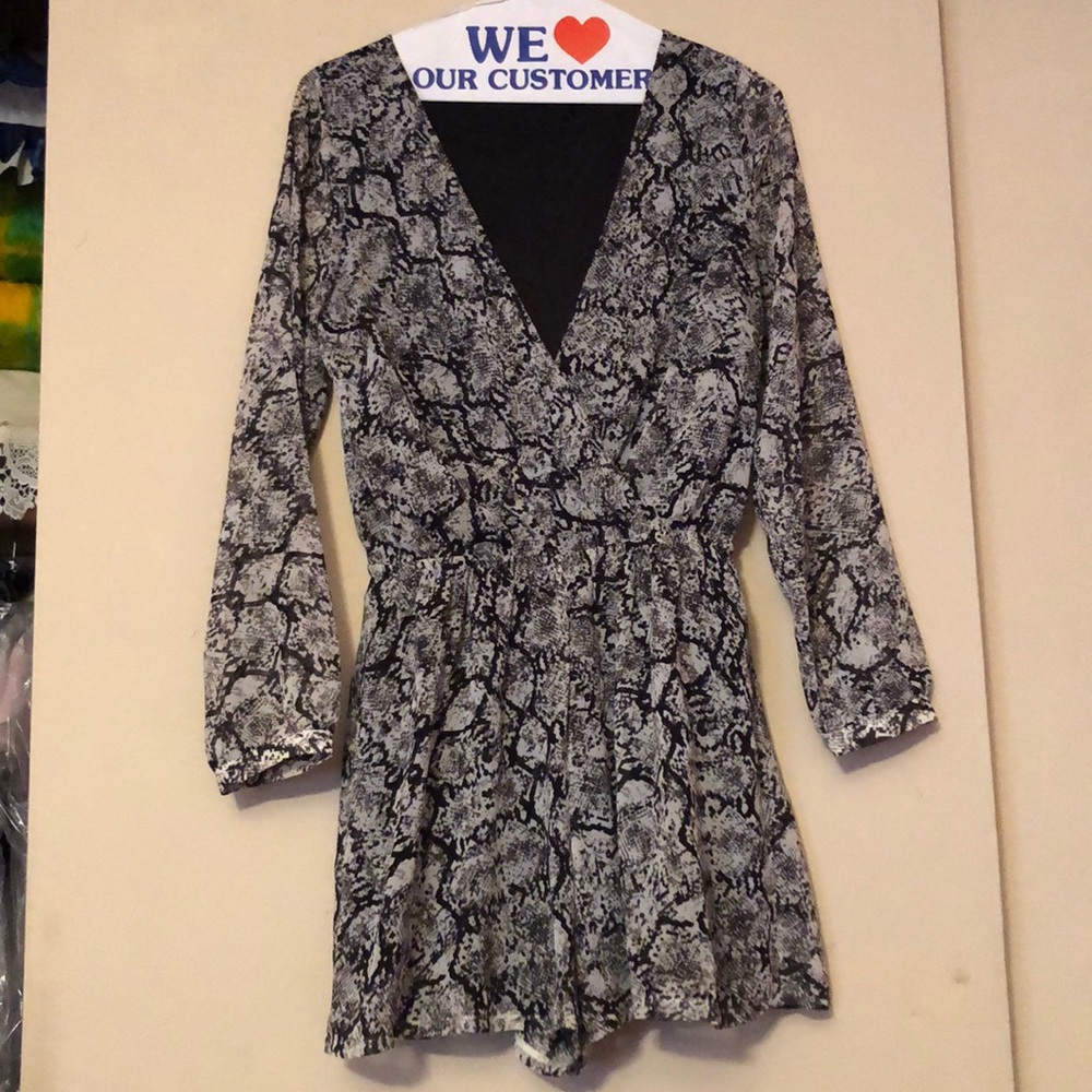 EXPRESS Snake skin print Romper - Picture 4 of 7